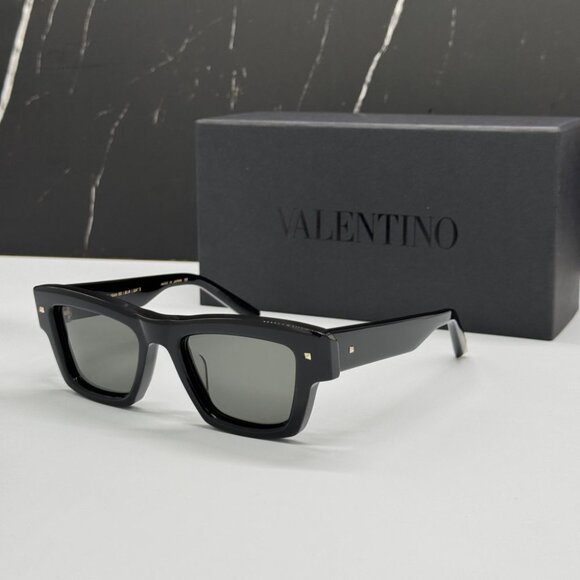 NEW XXII VLS-106A VALENTINO SUNGLASSES BLACK UNISEX EYEWEAR VALENTINO - Picture 1 of 12